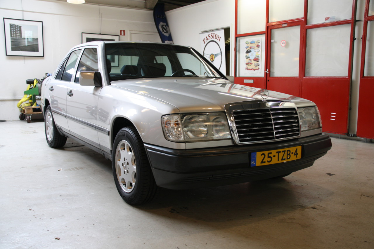 Mercedes 230 (28)